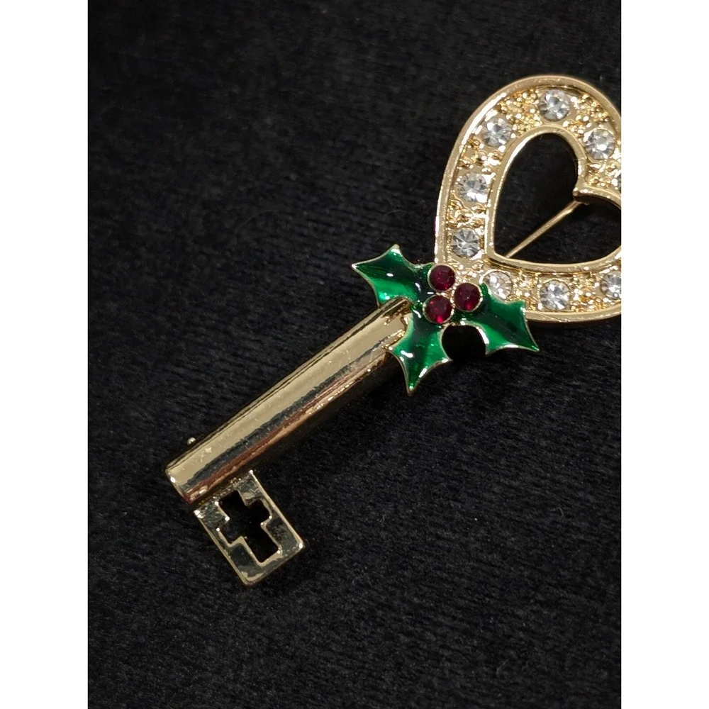 Christmas Heart Key‎ Brooch Pin Rhinestone Holly Red Green